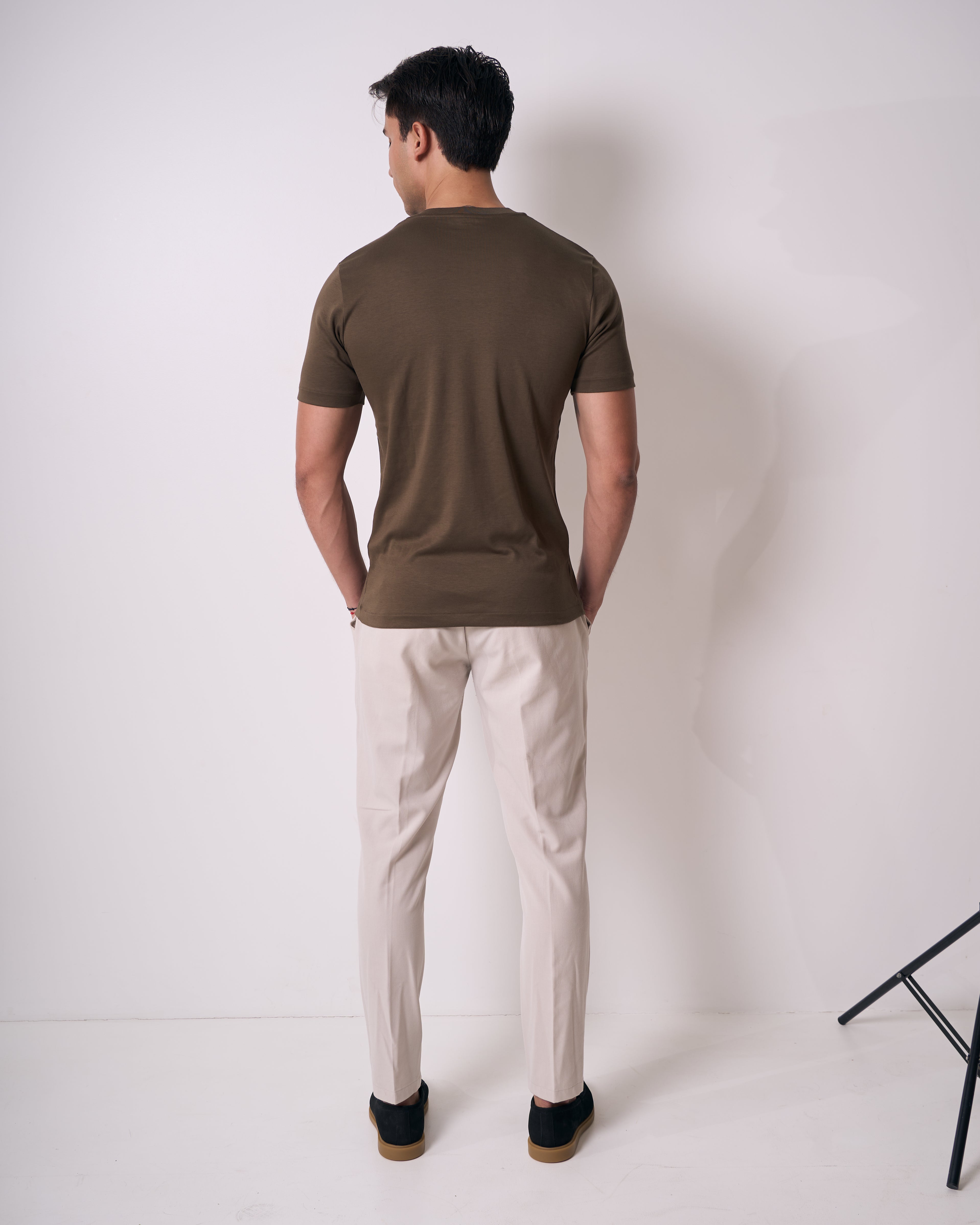 Camiseta Pima - Gola Cruzada Dupla- Verde Oliva