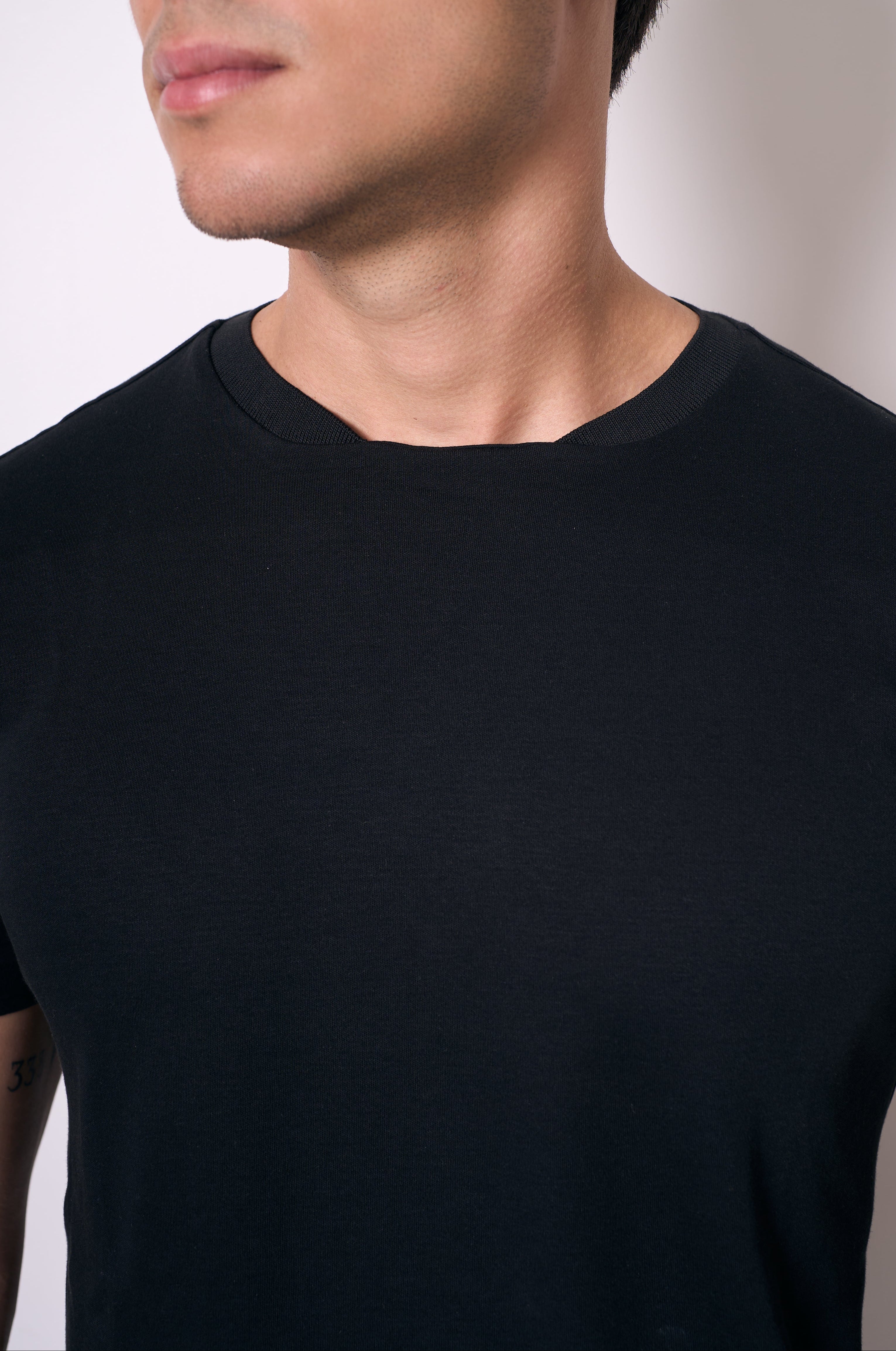 Camiseta Pima - Gola Reta - Preto