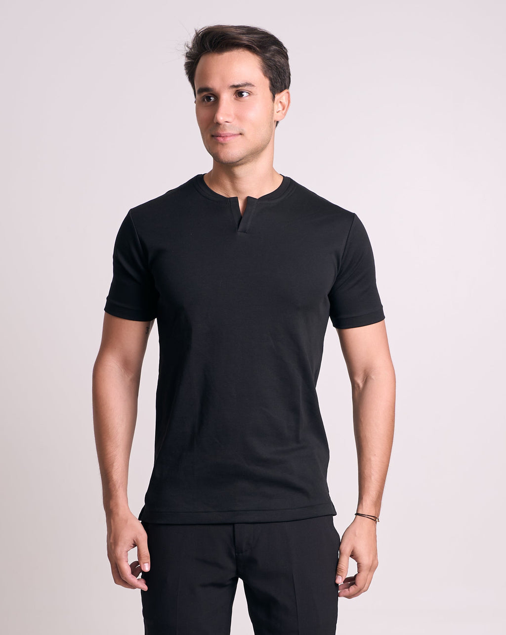 Camiseta - Pima Gola V - Preto