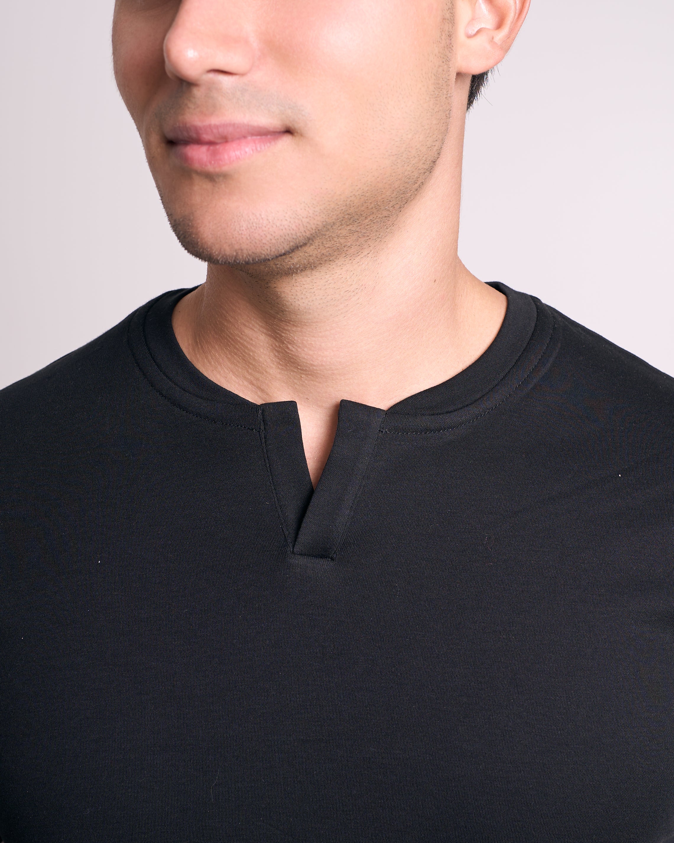 Camiseta - Pima Gola V - Preto