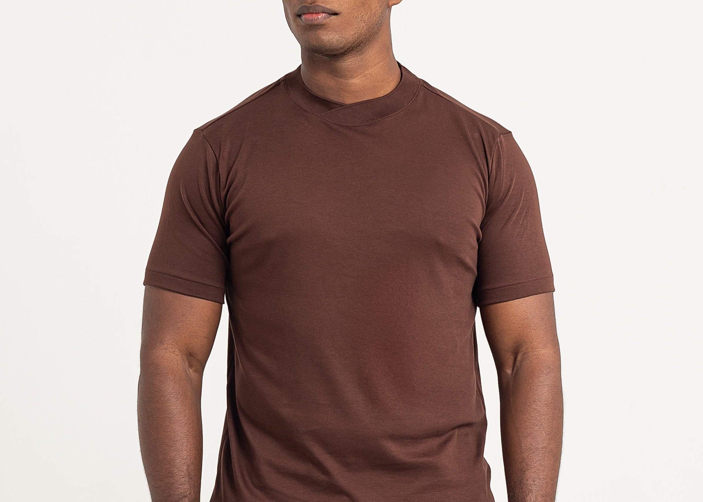 Camiseta Pima - Gola Rolê - Marrom